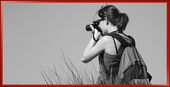 woman_still_camera_photographer